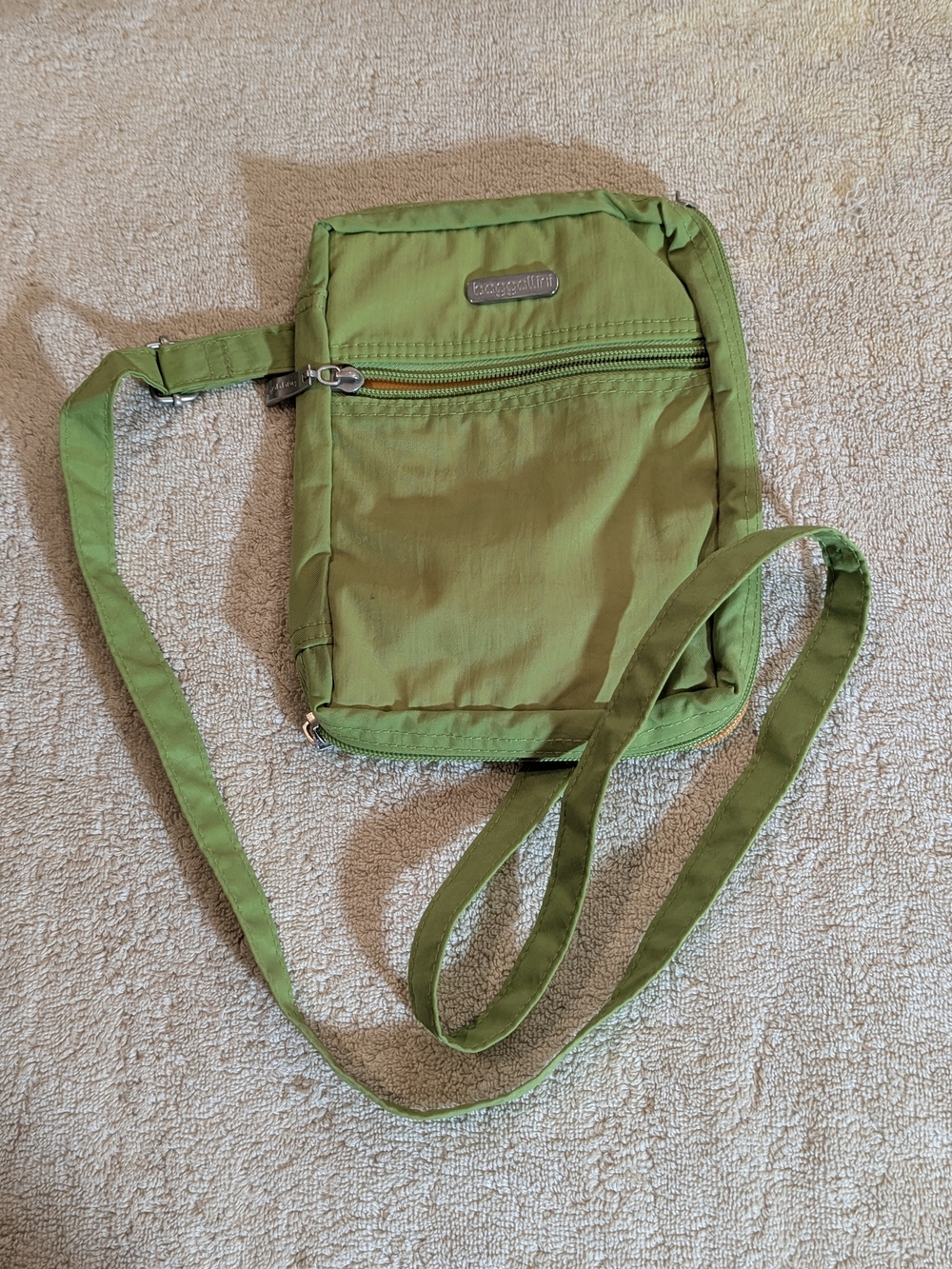 $15 Baggallini Bryant Crossbody Convertible Travel Pouch Kiwi Green EUC RFID